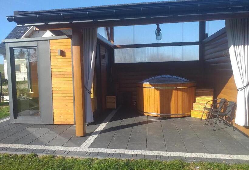 住宿加早餐  Biały Jeleń Z Basenem I Jacuzzi