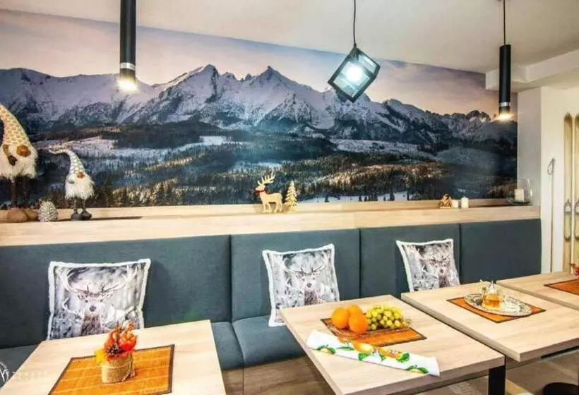 ベッドアンドブレックファースト Biały Jeleń Z Basenem I Jacuzzi