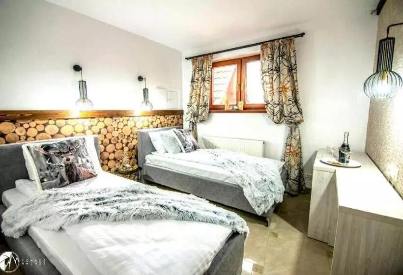 ベッドアンドブレックファースト Biały Jeleń Z Basenem I Jacuzzi