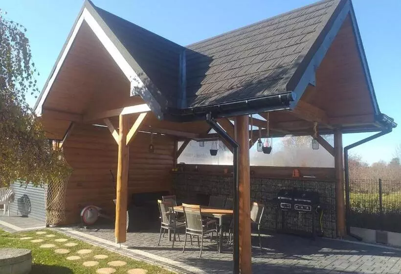 ベッドアンドブレックファースト Biały Jeleń Z Basenem I Jacuzzi