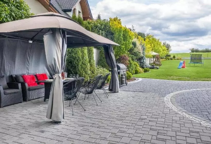 ベッドアンドブレックファースト Biały Jeleń Z Basenem I Jacuzzi