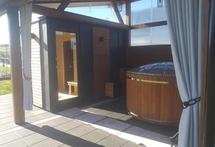 住宿加早餐  Biały Jeleń Z Basenem I Jacuzzi