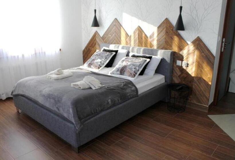 住宿加早餐  Biały Jeleń Z Basenem I Jacuzzi