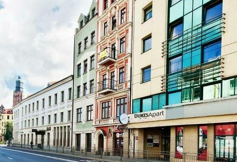 Dukes Aparthostel   Pokoje Prywatne, Rynek