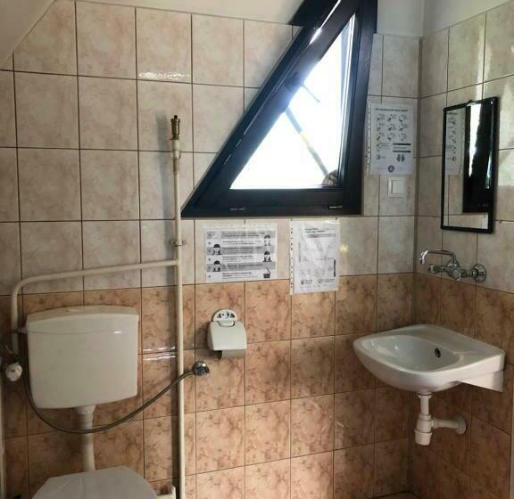 Międzynarodowe Schronisko Młodzieżowe Ptsm Szarotka