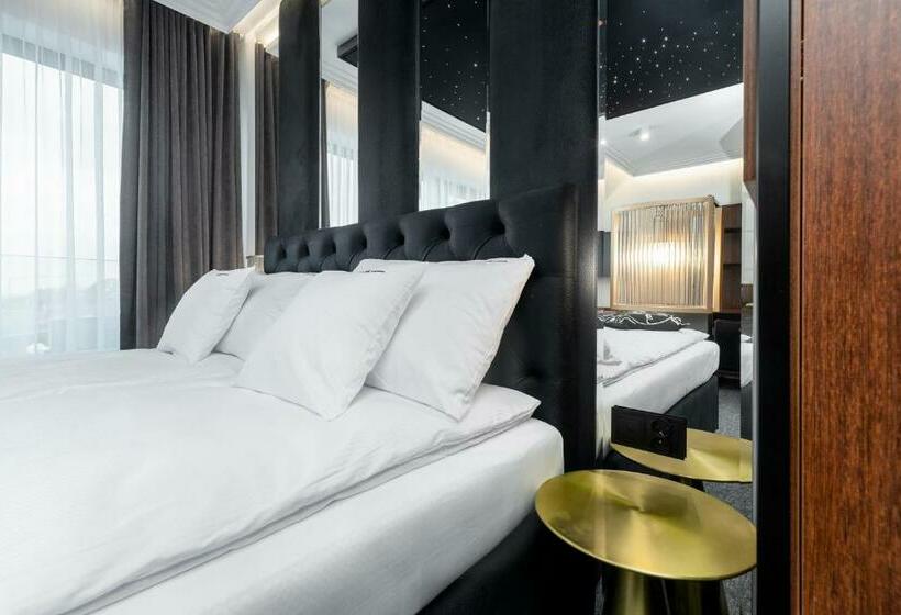 פנסיון Axel Baltic Jacuzzi & Sauna