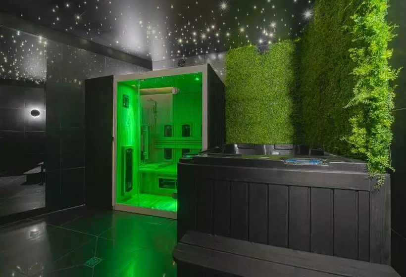 پانسیون Axel Baltic Jacuzzi & Sauna