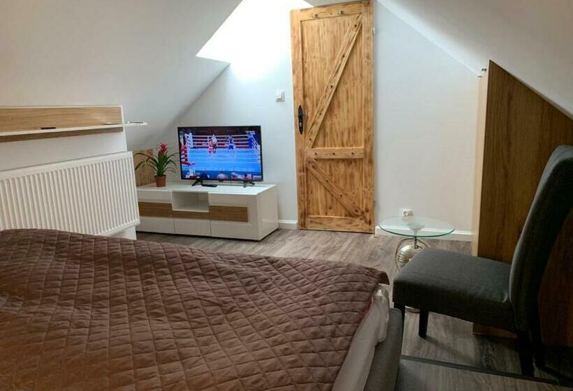 Пансион Black Horse Apartament’s