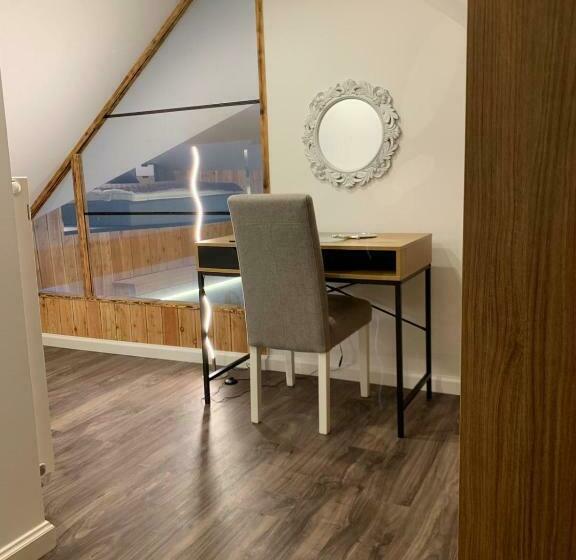 Пансион Black Horse Apartament’s