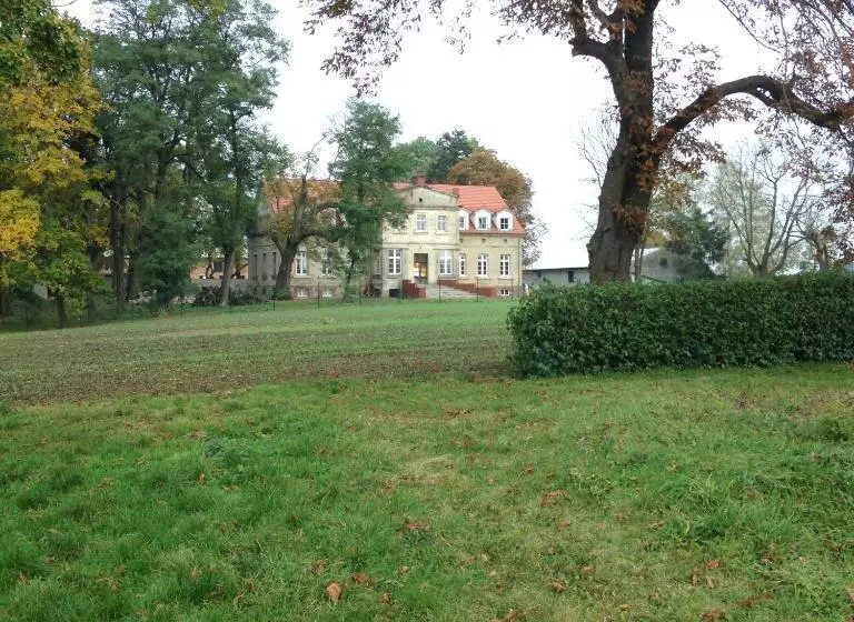 Majatalo Palac Osowo Gostynskie