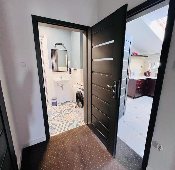 پانسیون Apartamenty Pokoje Willa Bielany