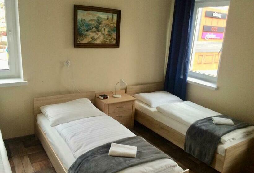 ユースホステル Pokoje Goscinne Atena