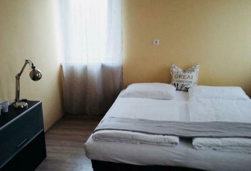 ユースホステル Pokoje Goscinne Atena