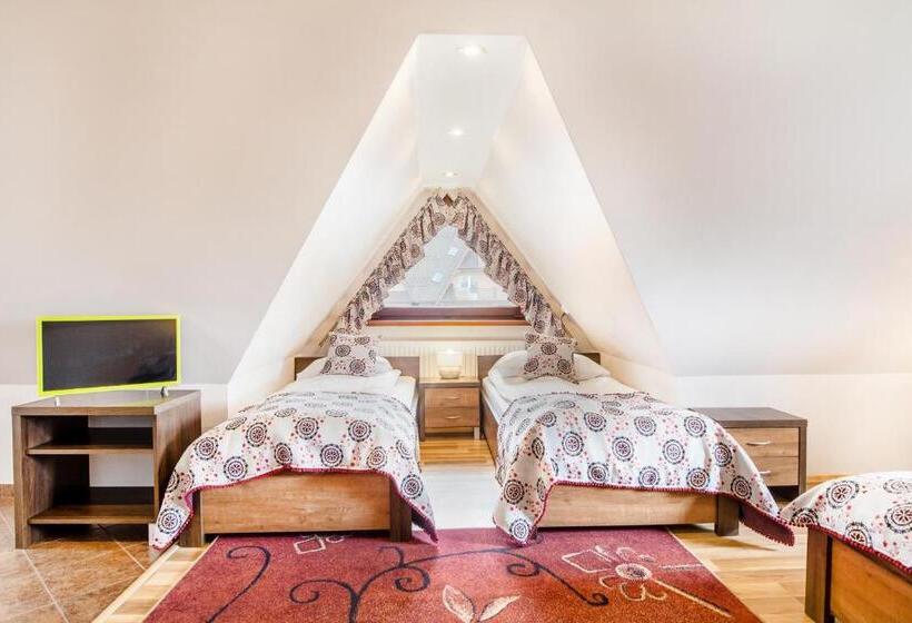 住宿加早餐  Folkowy Dworek Spa & Fun