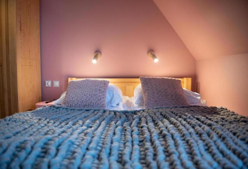 住宿加早餐  Folkowy Dworek Spa & Fun