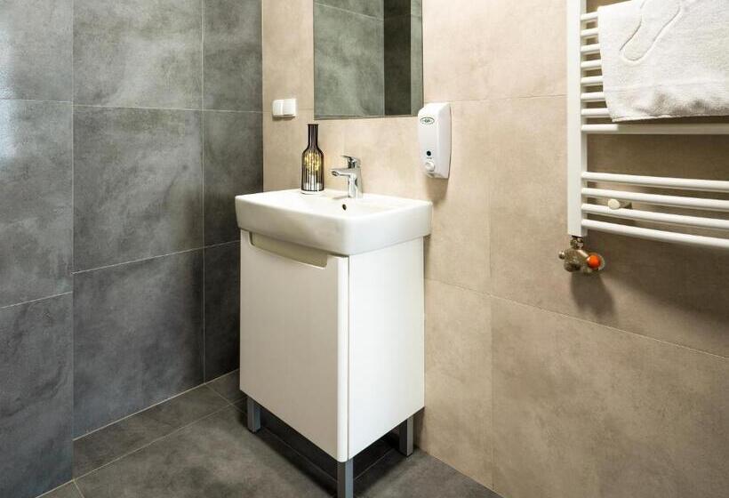 مبيت وإفطار Park Apartamenty Chrzanów