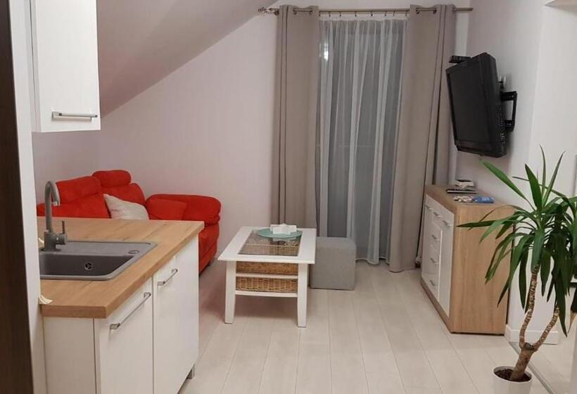 Bed and Breakfast Pensjonat Dziki Zakątek