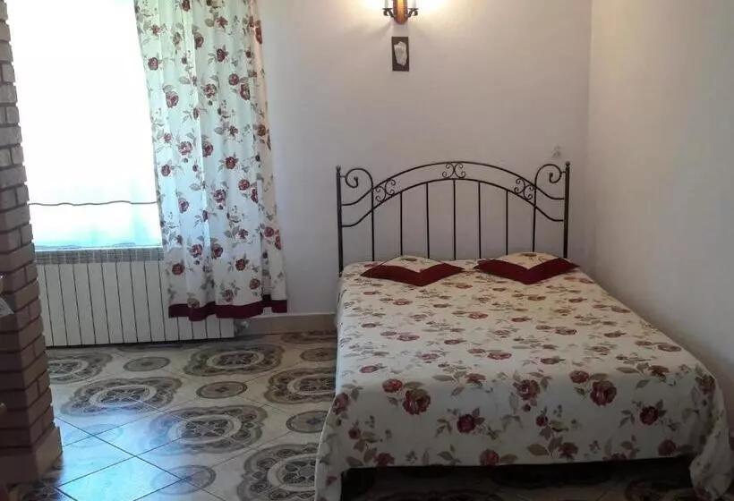 Aamiaismajoitus (B&B) Pod Akacjami