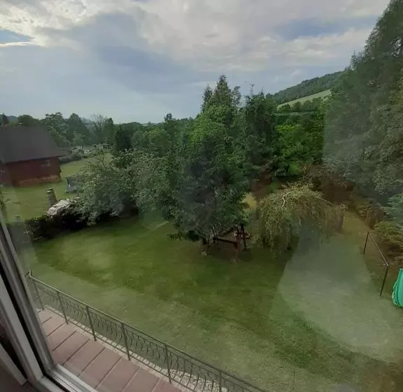 Aamiaismajoitus (B&B) Pod Akacjami