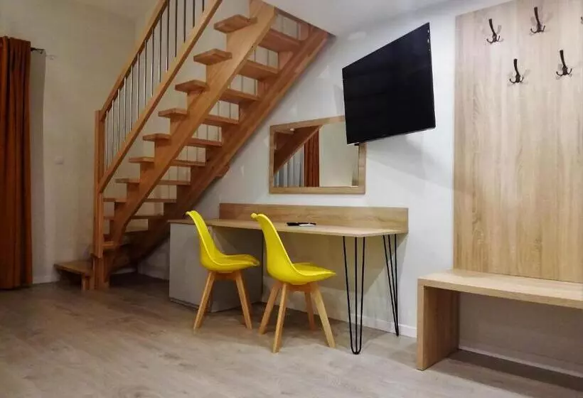 تختخواب و صبحانه U źródeł