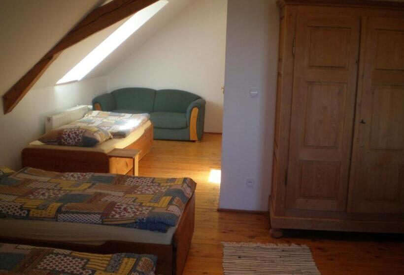 ペンション Iwenica