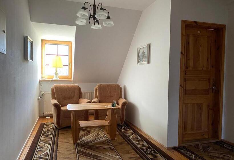 ペンション Iwenica