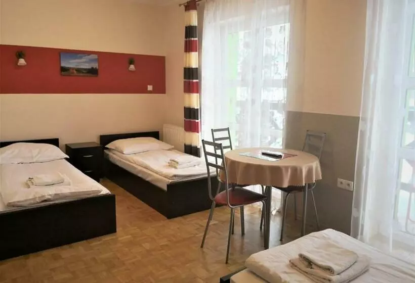 ペンション Leniwy Motyl