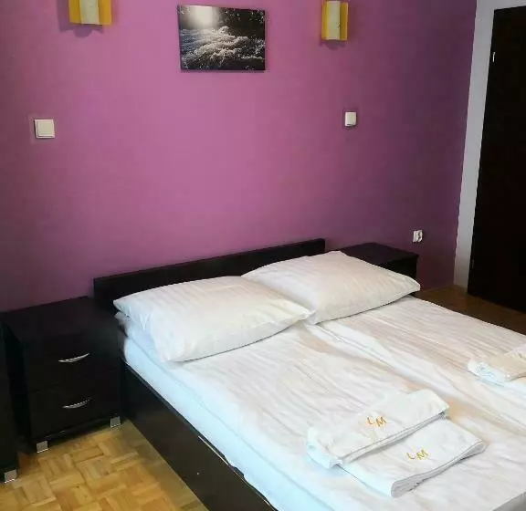 ペンション Leniwy Motyl