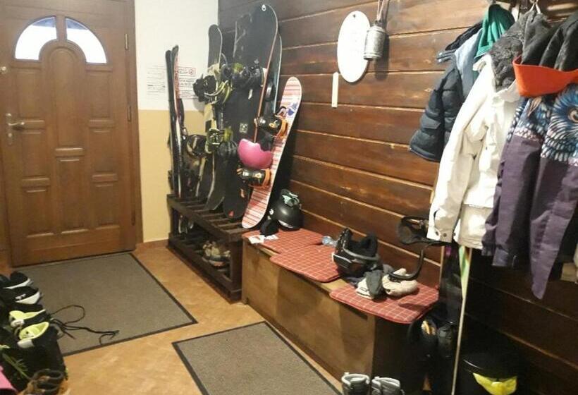 Pension (Hôtel basse catégorie) U Eli