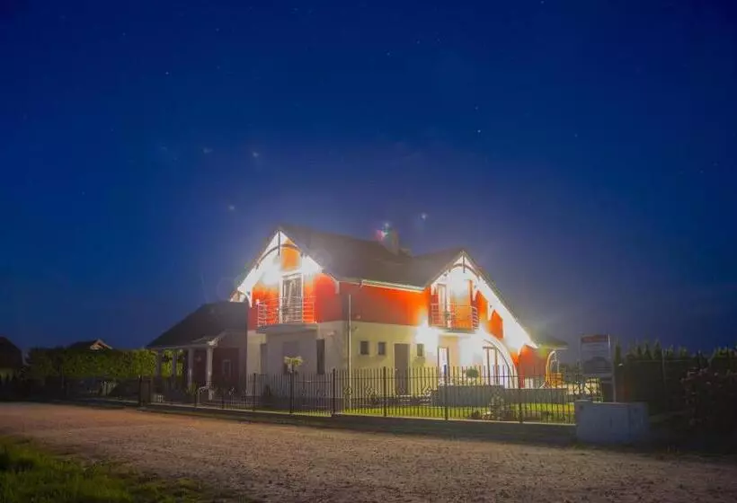 Majatalo Villa Kamila