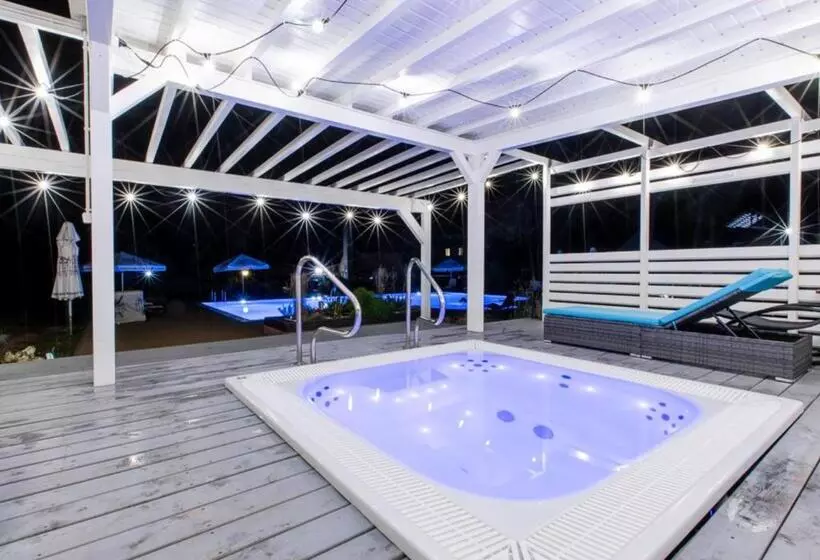 Lomakeskus Ośrodek Kolonijno Wczasowy Mewa   Przy Plaży Z Basenem Z Podgrzewaną Wodą I Mini Spa