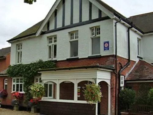 تختخواب و صبحانه Forest Gate Lodge