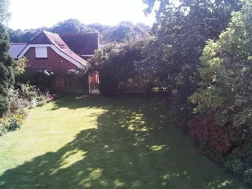 تختخواب و صبحانه Forest Gate Lodge