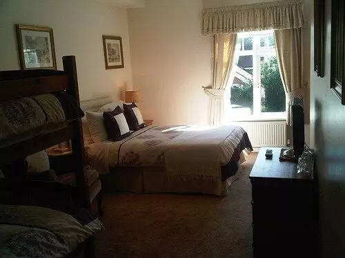 تختخواب و صبحانه Forest Gate Lodge