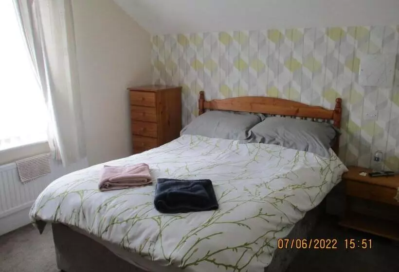 住宿加早餐 Sefton Lodge Seafront ,panoramic Sea View Ensuite Balconys Available, Guest Garden