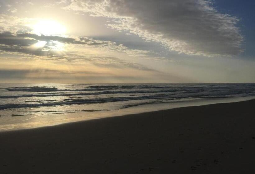 Emerald Sands Holiday Apartments