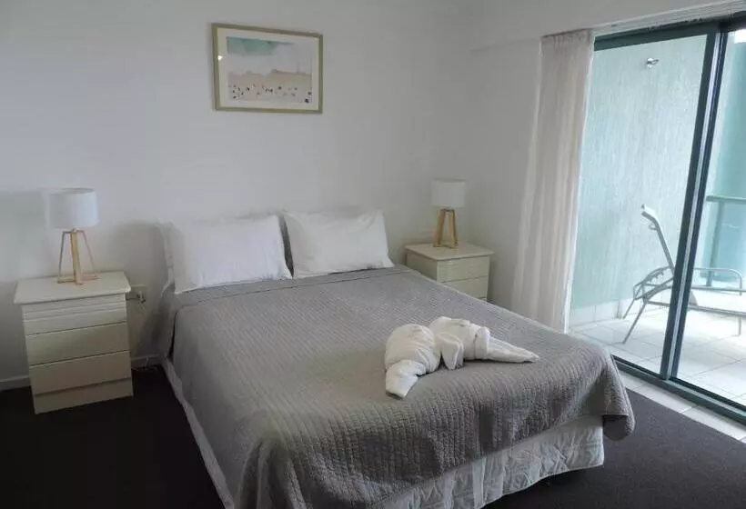 Emerald Sands Holiday Apartments