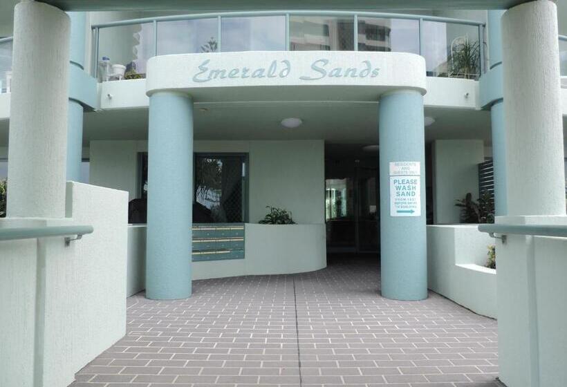 Emerald Sands Holiday Apartments