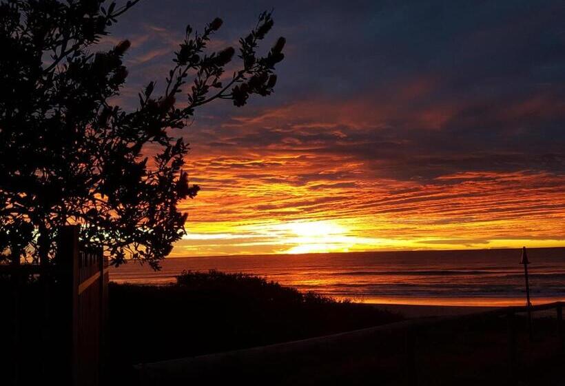 Emerald Sands Holiday Apartments