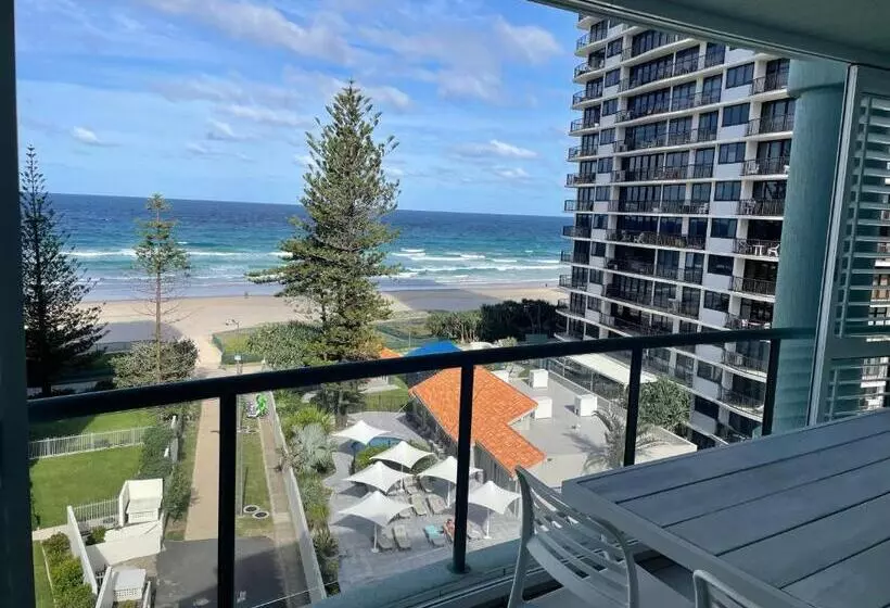 Emerald Sands Holiday Apartments