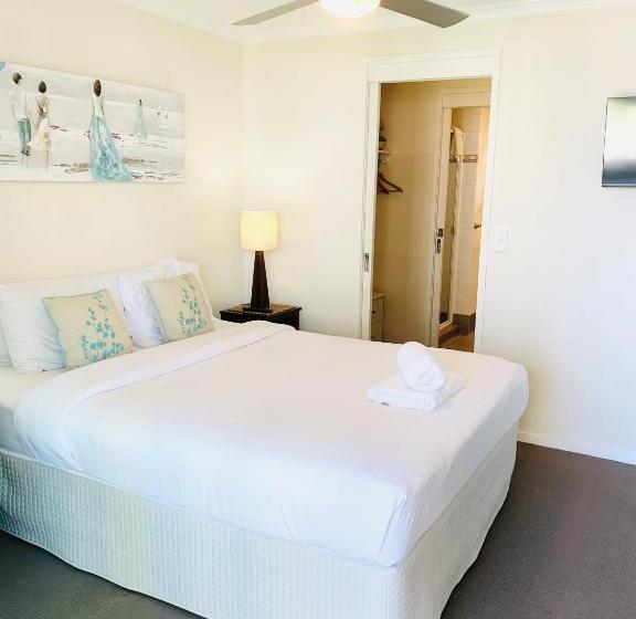 Emerald Sands Holiday Apartments