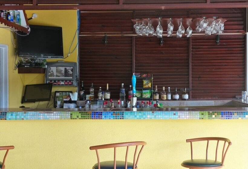 هتل Grooms Beach Villa & Resort