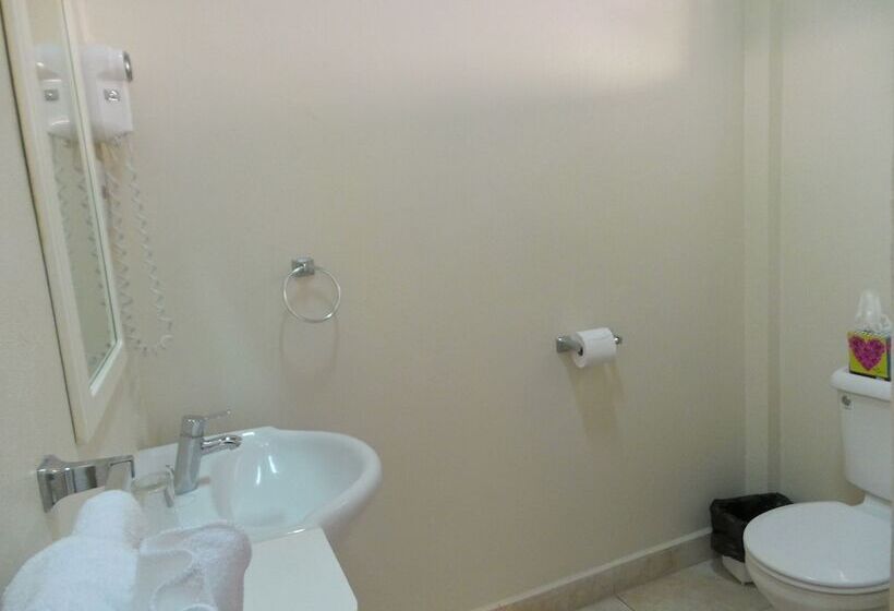 هتل Grooms Beach Villa & Resort