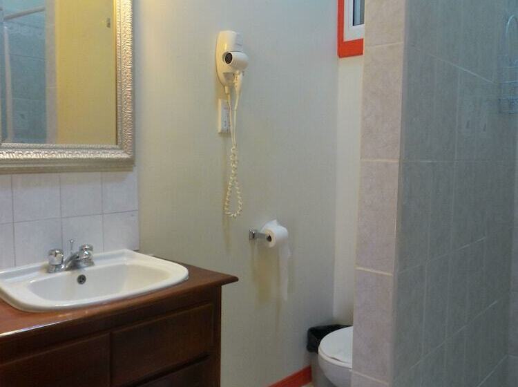 هتل Grooms Beach Villa & Resort