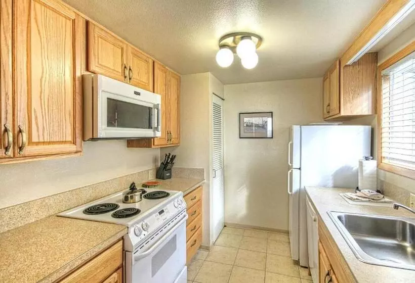 Hotelli Little Creek Cove Beach Resort