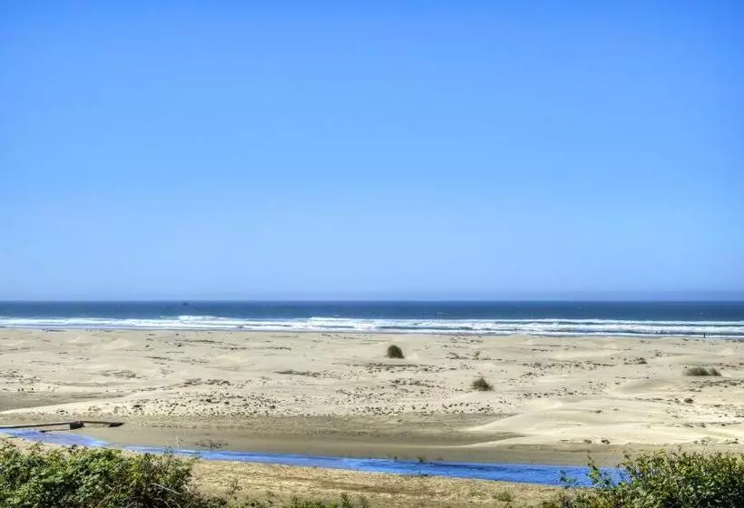 Hotelli Little Creek Cove Beach Resort