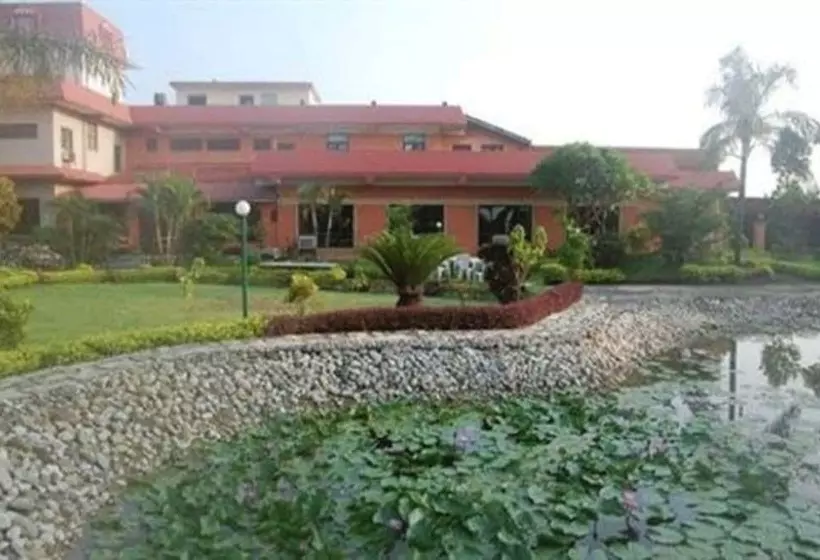 هتل Nirvana By Luxury International