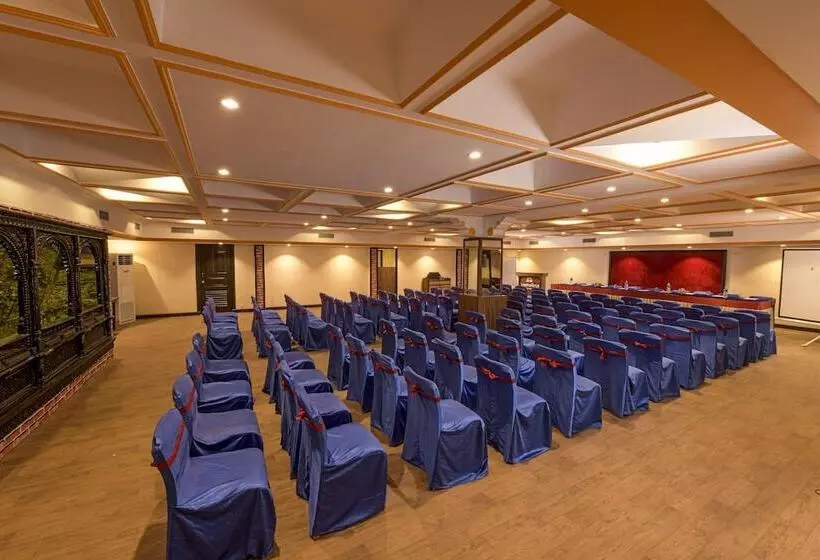 هتل Nirvana By Luxury International