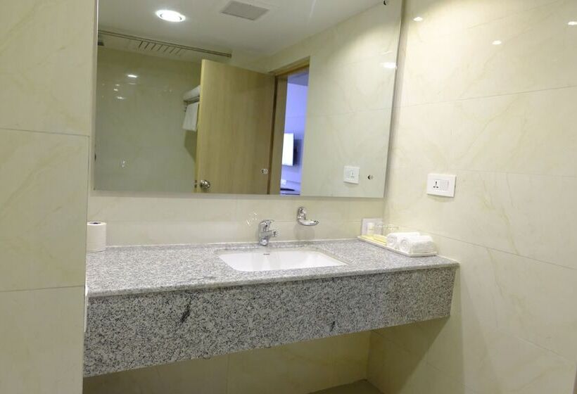 هتل Nirvana By Luxury International