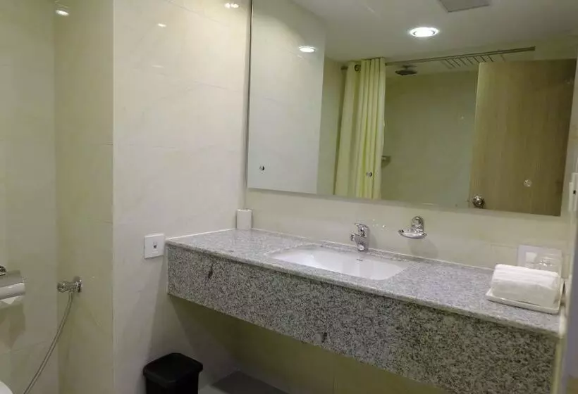 هتل Nirvana By Luxury International